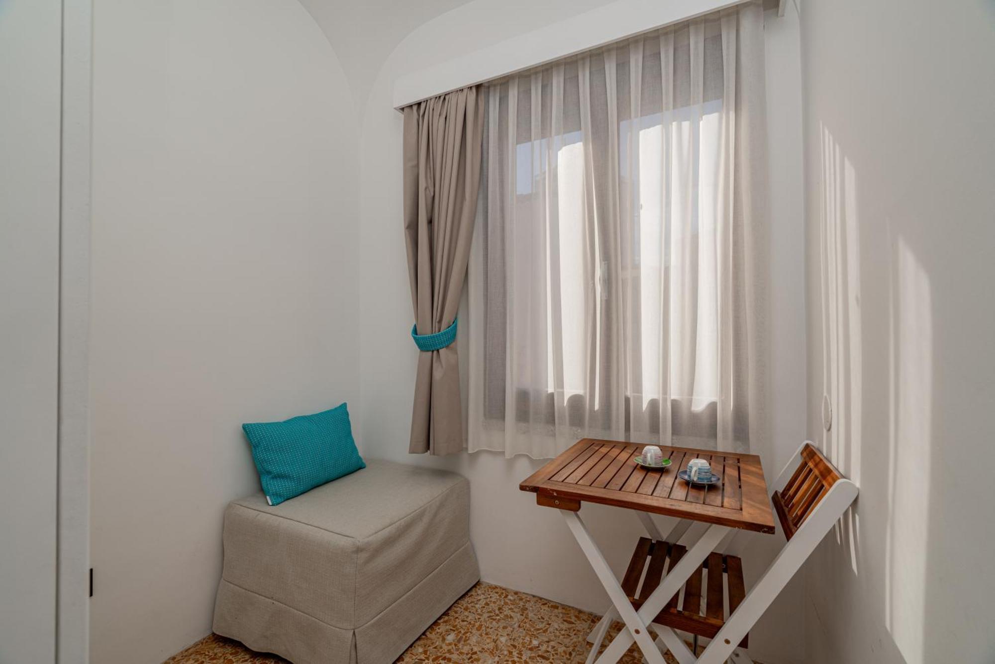 Sorella Luna Boutique, Centro Di Olbia